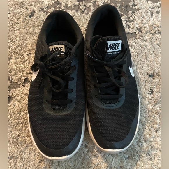 Nike Women’s Flex Experience RN 7 - Picture 1 of 7